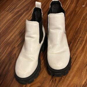 Circus by Sam Edelman White and Black Platform Shoes